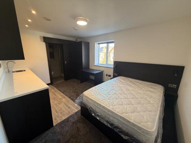 Studio for rent in Caldermill, East Midlands