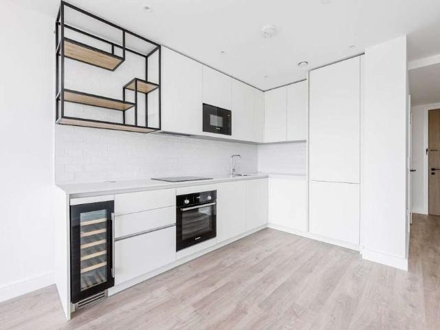 Apartment for rent in Alperton, Greater London
