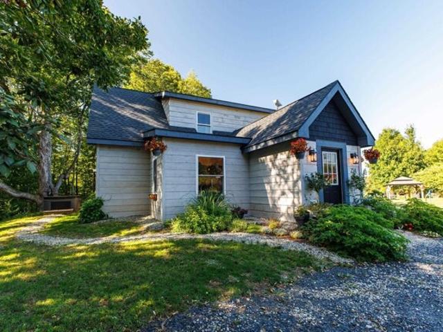 House for sale in Grand Isle, Grand Isle County