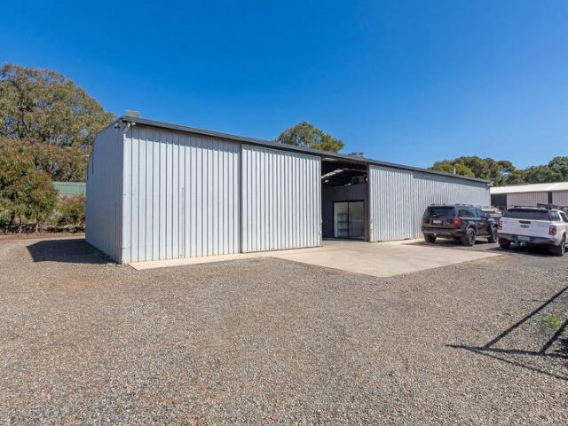 Warehouse for rent in Mount Barker, South Australia