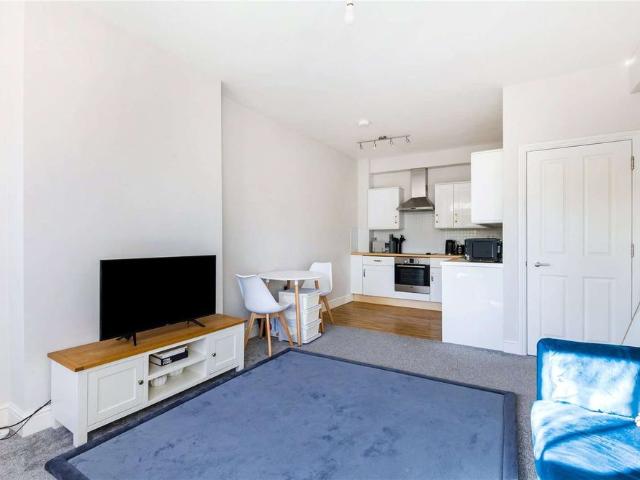 Apartment for rent in Hatching Green, Five Acres