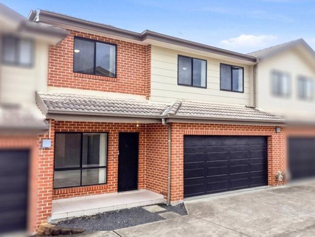 Townhouse for sale in Bateau Bay, New South Wales