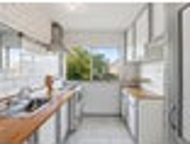 Apartment for sale in Heathcote, Canterbury