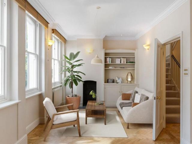 House for rent in Royal Borough of Kensington and Chelsea, Greater London