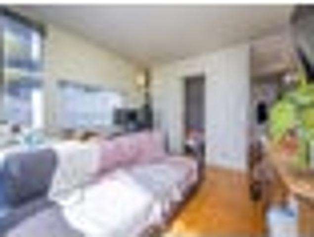Apartment for sale in Newton, Auckland