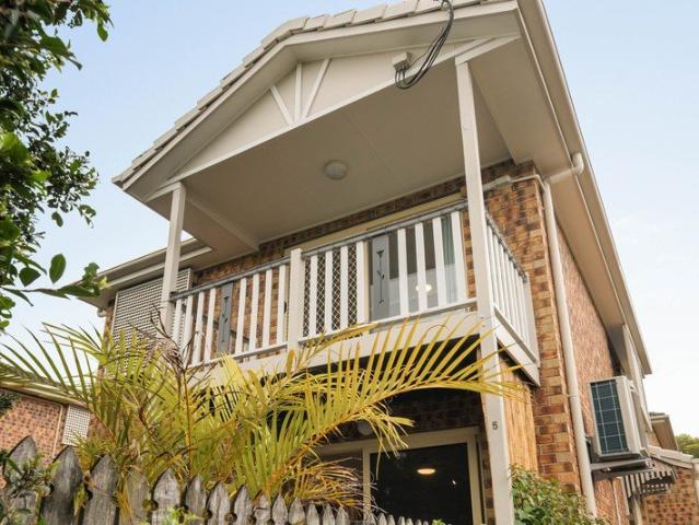 Townhouse for sale in Moorooka, Greater Brisbane