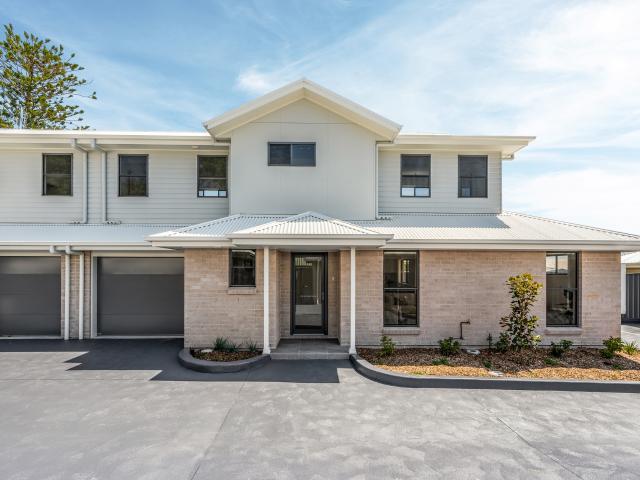 Townhouse for sale in Swansea, New South Wales