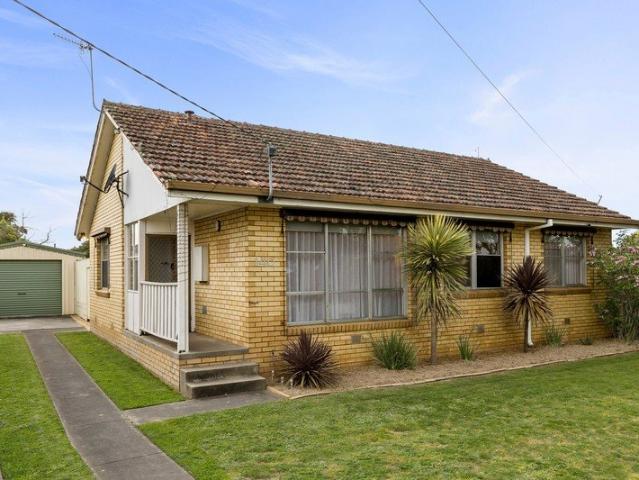 House for sale in Elliminyt, Colac