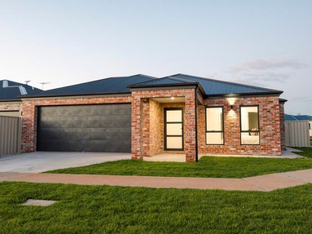 Townhouse for sale in Irymple, Victoria