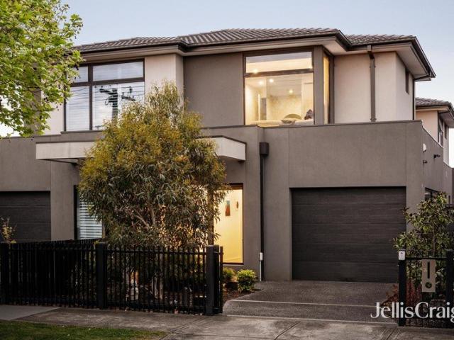 Townhouse for sale in Bentleigh East, Melbourne