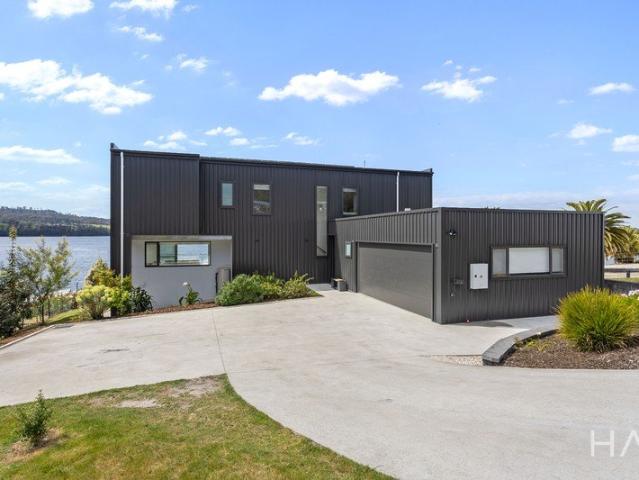 House for sale in Deviot, West Tamar