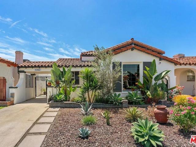 Room for rent in Canoga Park, California