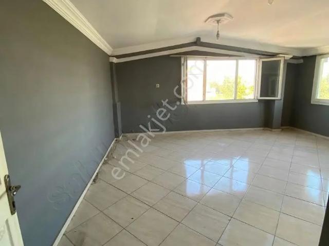 Bayrakli, İzmir içerisinde kiralık mülk