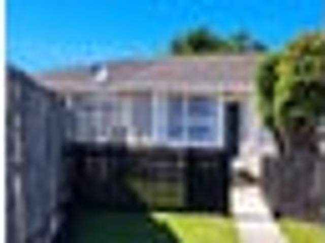 Apartment for sale in Chaslands, Canterbury