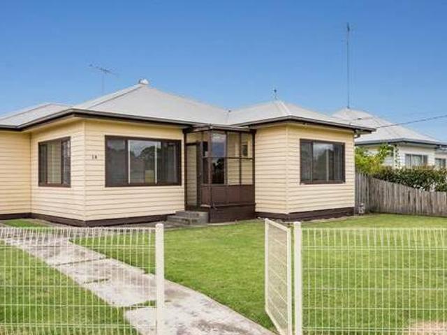 House for sale in Victoria