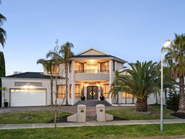 House for sale in Taylors Lakes, Melbourne