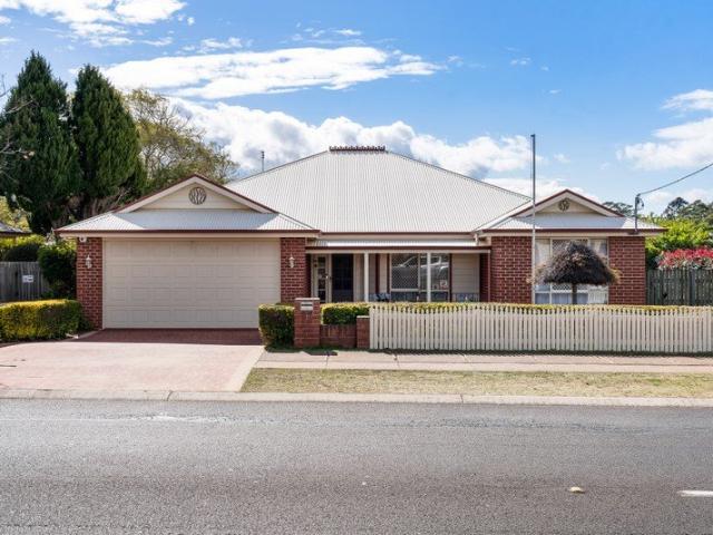 House for sale in Middle Ridge, Toowoomba