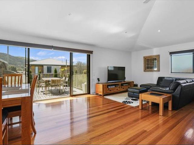 Townhouse for rent in Apollo Bay, Victoria