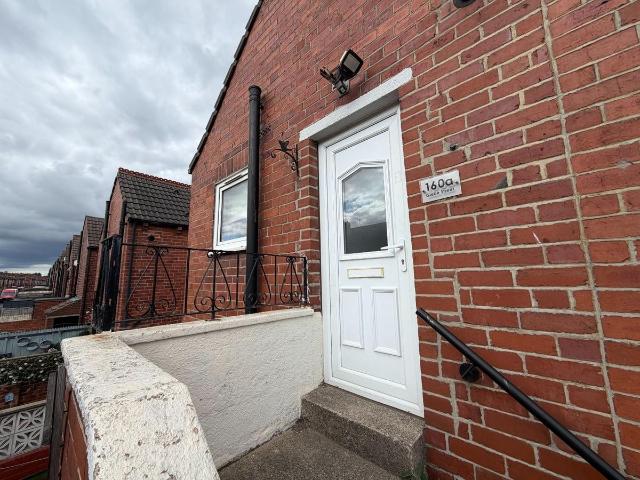 Apartment for rent in Half Acres, Wakefield
