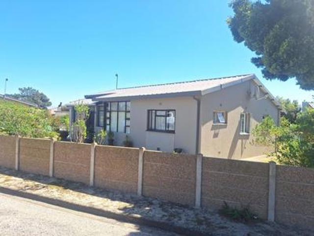 House for sale in Groot Brak Rivier, Western Cape