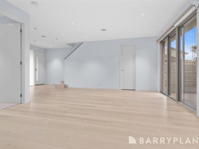 Townhouse for rent in Chelsea, Melbourne