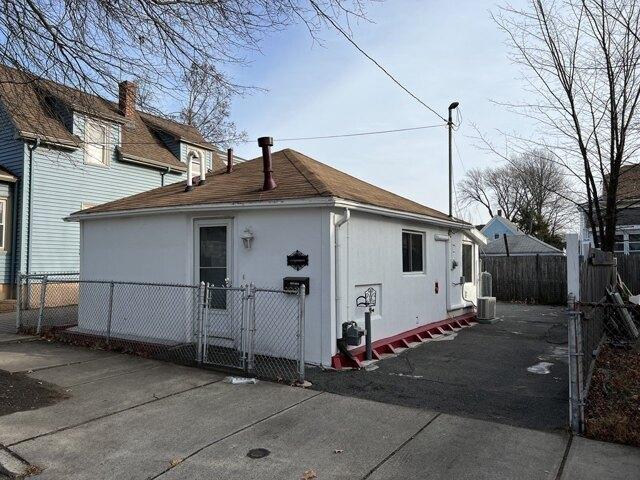 House for sale in Lynn, Essex County