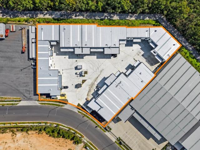Warehouse for rent in Toombul, Queensland