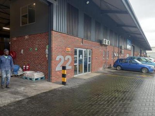 Commercial for rent in Beachview, Eastern Cape