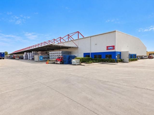 Warehouse for rent in Forrestfield, Western Australia