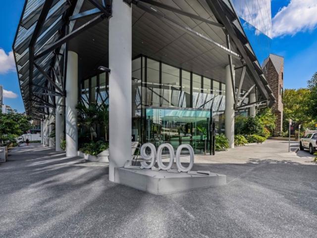 Office for rent in Toombul, Queensland