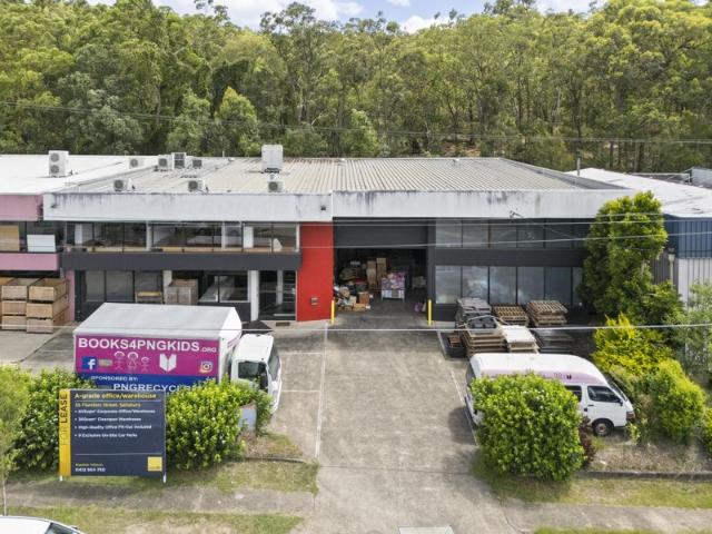 Warehouse for rent in Toombul, Queensland