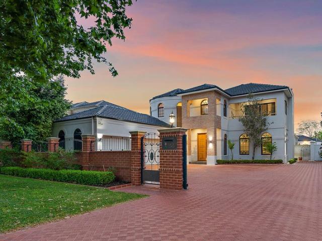 House for sale in Applecross, City of Melville