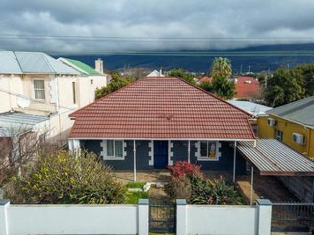 House for sale in Cape Town, Western Cape