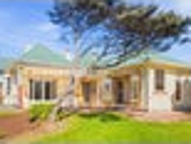 House for sale in Otakou
