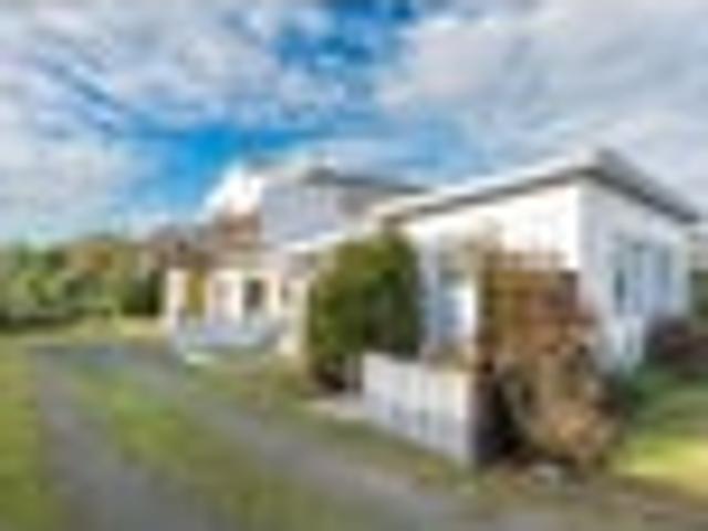 House for sale in Otakou