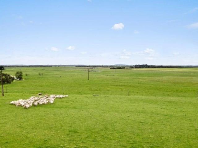Cottage for sale in Kongorong, South Australia