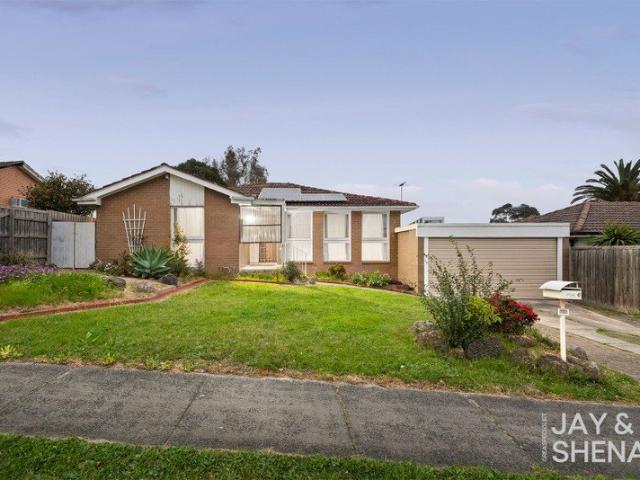 House for sale in Endeavour Hills, Melbourne