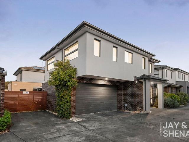House for sale in Endeavour Hills, Melbourne