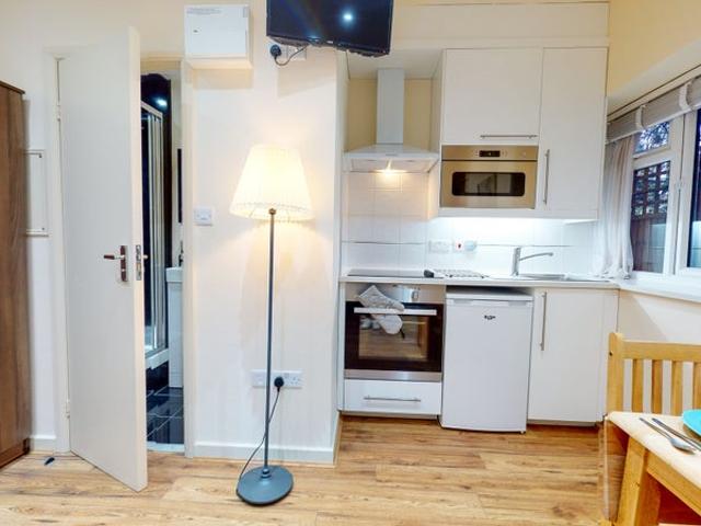 Studio for rent in Mapesbury, Greater London