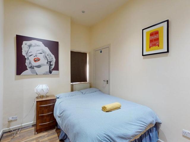 Studio for rent in Brondesbury, Greater London