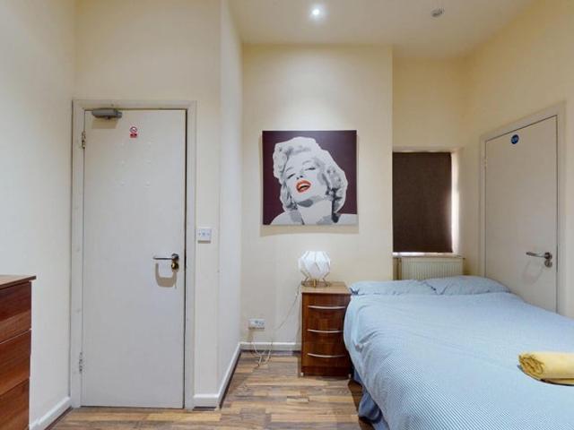 Studio for rent in Brondesbury, Greater London