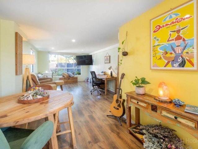 Duplex for sale in Gold Coast, Gold Coast Urban