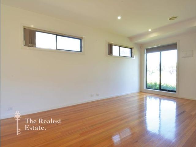Townhouse for rent in Camerons Creek, Victoria