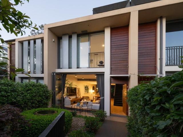 Townhouse for sale in Lower North Shore, Sydney