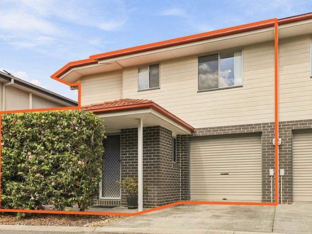 Townhouse for sale in Wynnum West, Greater Brisbane
