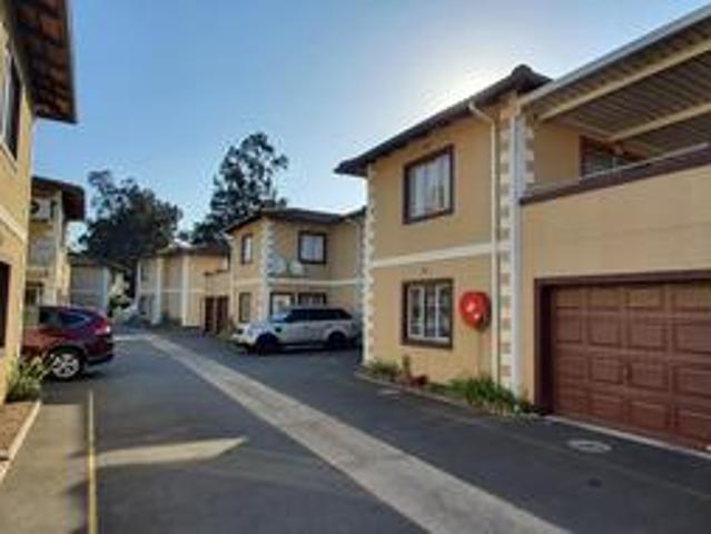 Townhouse for rent in Mount Moreland, Kwazulu-natal