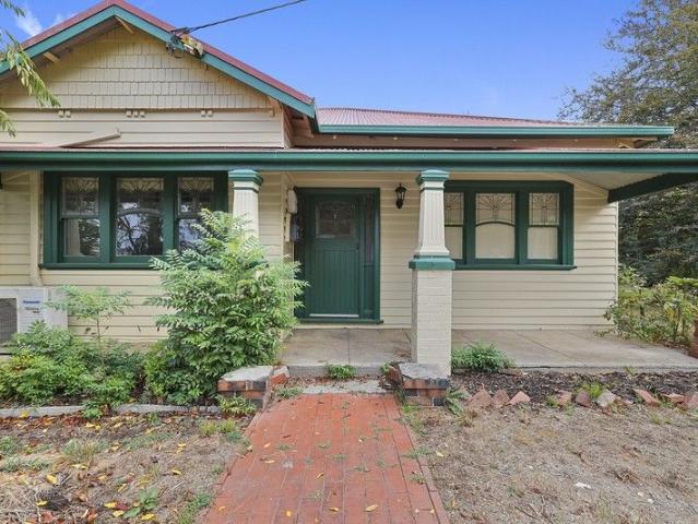 Cottage for sale in Yarragon