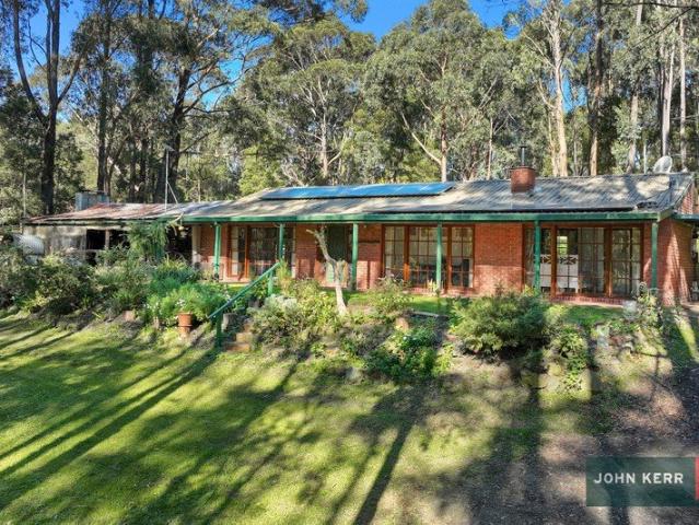 Cottage for sale in Moe South, Victoria