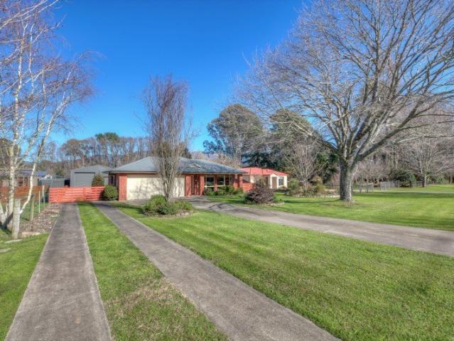 House for sale in Porepunkah, Victoria