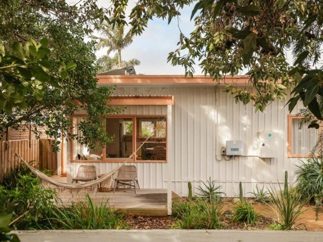 House for sale in Wimbledon Heights, Victoria